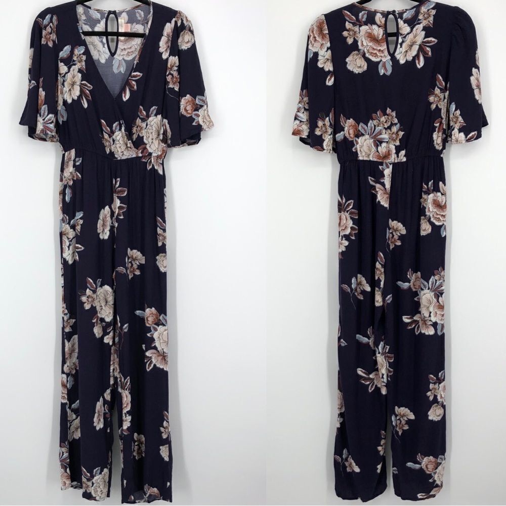 BAND OF GYPSIES All Over‎ Floral Surplice Jumpsuit